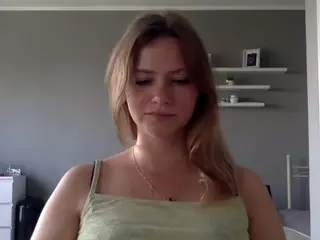 MillieDesire's Live Sex Cam Show