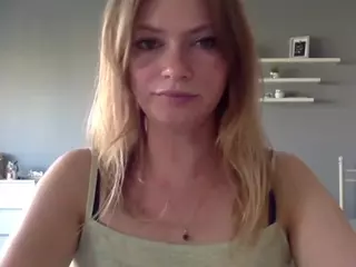 MillieDesire's Live Sex Cam Show