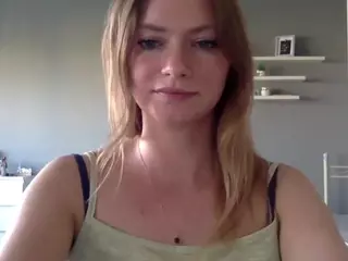 MillieDesire's Live Sex Cam Show