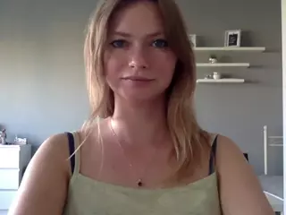 MillieDesire's Live Sex Cam Show