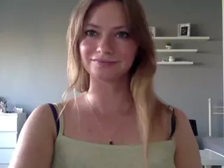 MillieDesire's Live Sex Cam Show