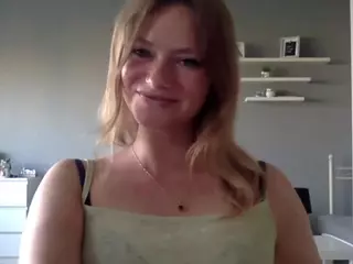 MillieDesire's Live Sex Cam Show