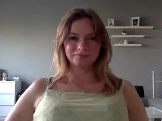 MillieDesire's Live Sex Cam Show