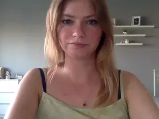 MillieDesire's Live Sex Cam Show