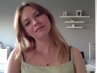 MillieDesire's Live Sex Cam Show