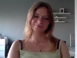 MillieDesire's Live Sex Cam Show