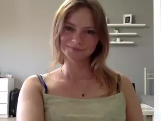 MillieDesire's Live Sex Cam Show