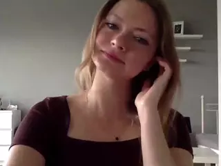 MillieDesire's Live Sex Cam Show