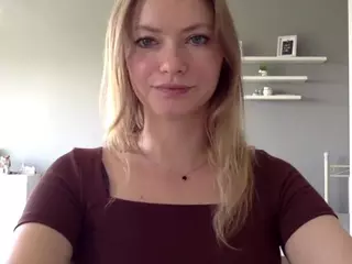 MillieDesire's Live Sex Cam Show