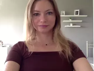 MillieDesire's Live Sex Cam Show