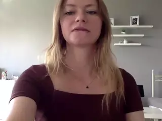 MillieDesire's Live Sex Cam Show