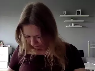 MillieDesire's Live Sex Cam Show