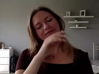 MillieDesire's Live Sex Cam Show