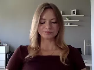 MillieDesire's Live Sex Cam Show