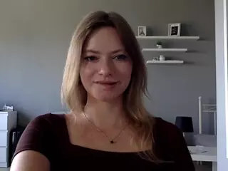 MillieDesire's Live Sex Cam Show
