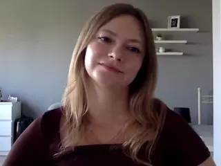 MillieDesire's Live Sex Cam Show