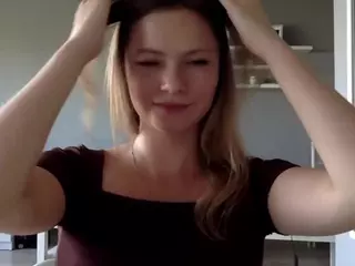 MillieDesire's Live Sex Cam Show