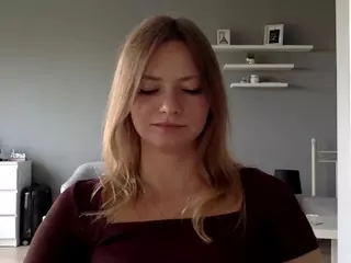 MillieDesire's Live Sex Cam Show