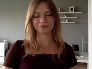 MillieDesire's Live Sex Cam Show