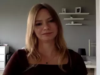 MillieDesire's Live Sex Cam Show