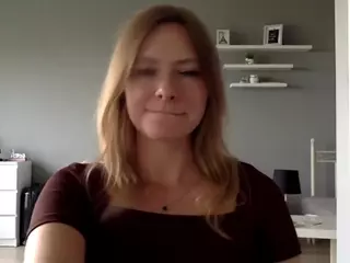 MillieDesire's Live Sex Cam Show