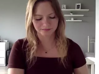 MillieDesire's Live Sex Cam Show