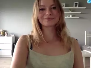 MillieDesire's Live Sex Cam Show
