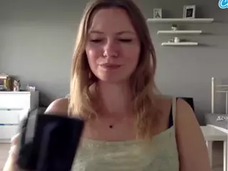 MillieDesire's Live Sex Cam Show