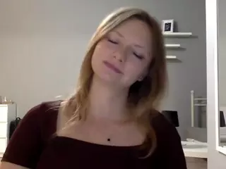 MillieDesire's Live Sex Cam Show