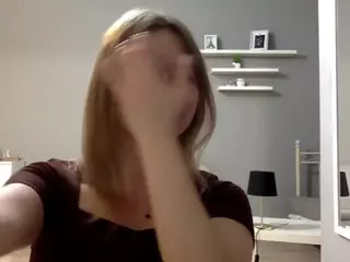 MillieDesire's Live Sex Cam Show