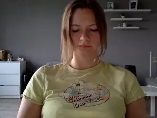 MillieDesire's Live Sex Cam Show