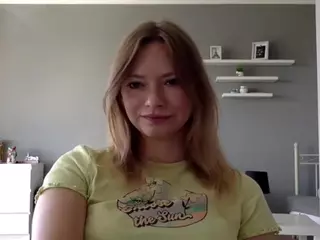 MillieDesire's Live Sex Cam Show