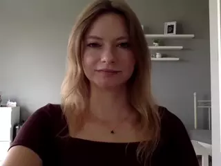 MillieDesire's Live Sex Cam Show