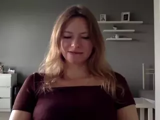 MillieDesire's Live Sex Cam Show