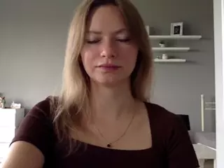MillieDesire's Live Sex Cam Show