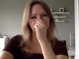 MillieDesire's Live Sex Cam Show