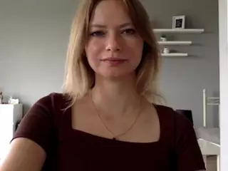 MillieDesire's Live Sex Cam Show