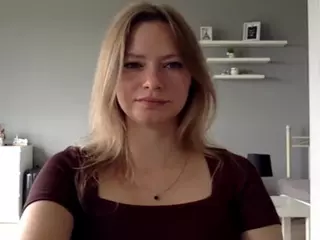 MillieDesire's Live Sex Cam Show