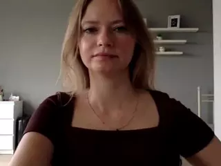MillieDesire's Live Sex Cam Show