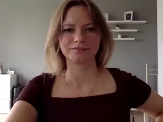 MillieDesire's Live Sex Cam Show