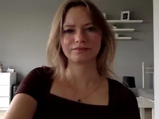 MillieDesire's Live Sex Cam Show