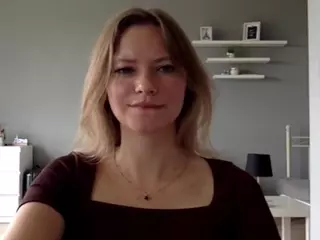 MillieDesire's Live Sex Cam Show
