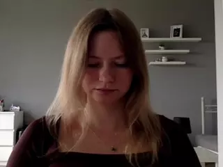 MillieDesire's Live Sex Cam Show