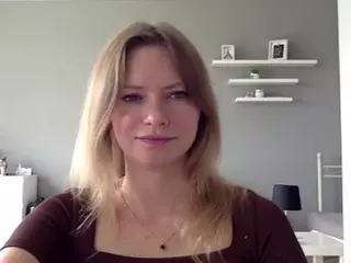 MillieDesire's Live Sex Cam Show