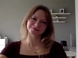 MillieDesire's Live Sex Cam Show