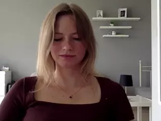 MillieDesire's Live Sex Cam Show