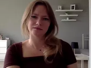 MillieDesire's Live Sex Cam Show