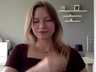 MillieDesire's Live Sex Cam Show