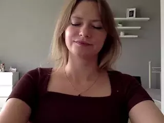 MillieDesire's Live Sex Cam Show