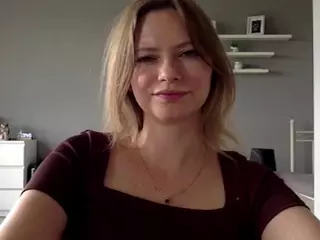MillieDesire's Live Sex Cam Show
